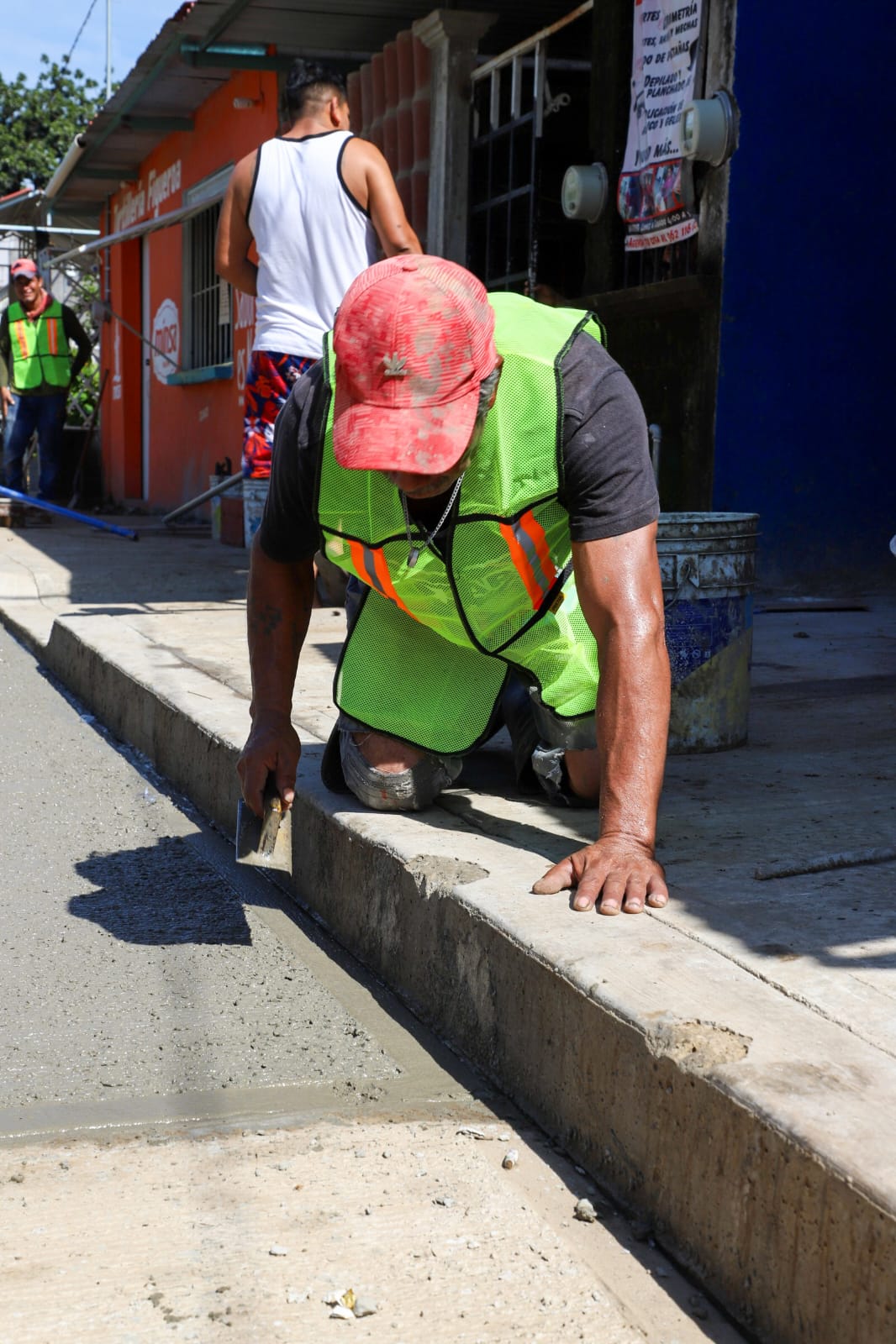 Ayuntamiento supervisa obra de pavimentación en la Cebadilla