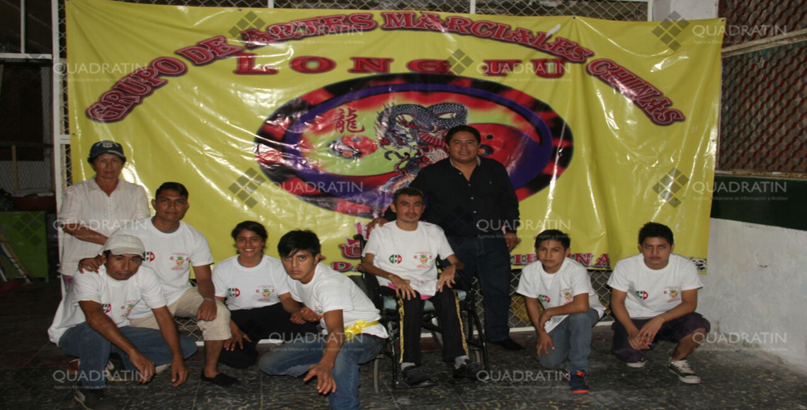 Entregan uniformes a estudiantes de escuela de Kung Fu en ... - Quadratín Guanajuato
