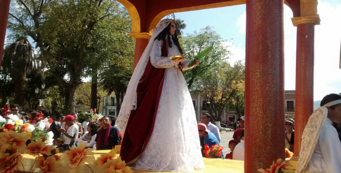 Festejan a la virgen de Santa Lucía, la que cura la vista - Quadratín Guanajuato