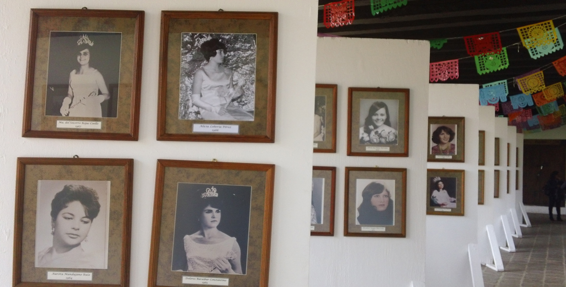 Recopilan fotografías antiguas de reinas de feria en San Cristóbal