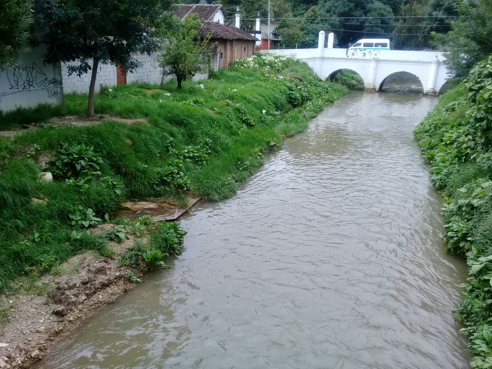 Lluvias suben nivel de ríos en San Cristóbal; provocan inundaciones