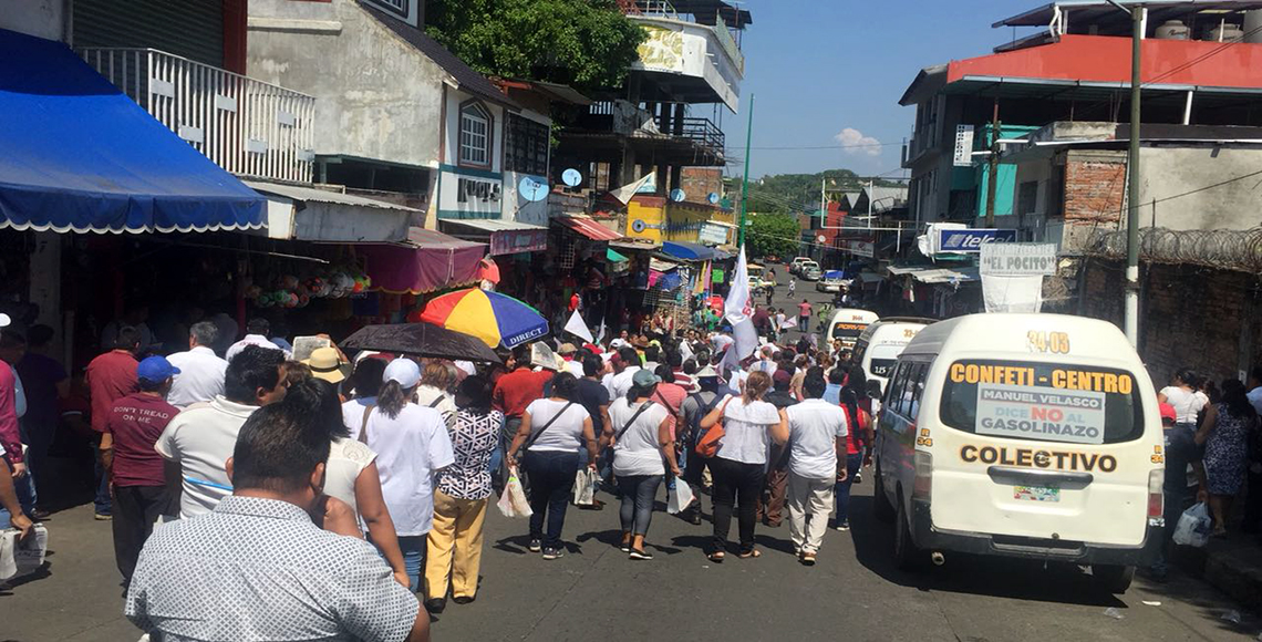 Elorza Flores abre campaña cerrando calle de Tapachula
