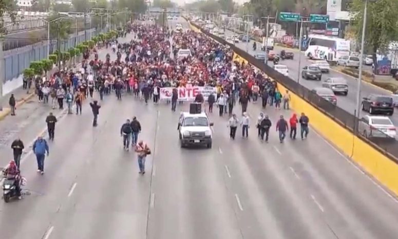 Bloquea CNTE Circuito Interior y paraliza acceso al AICM