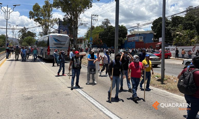 Se enfrentan maestros de la CETEG con Guardia Nacional en Chilpancingo