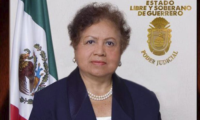 Detienen a exmagistrada acusada de borrar evidencia del caso Ayotzinapa