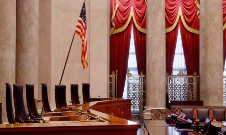 Autoriza Corte Suprema a Trump avanzar contra ciudadanía por nacimiento