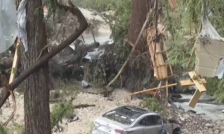 Confirma campamento de niñas 27 muertes por inundaciones en Texas