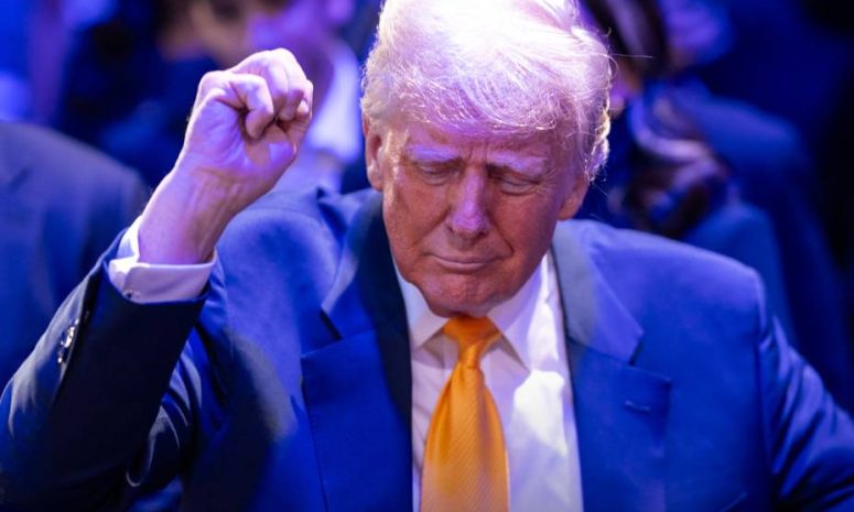 Dicta tribunal federal que Trump abusó de poderes imponiendo aranceles