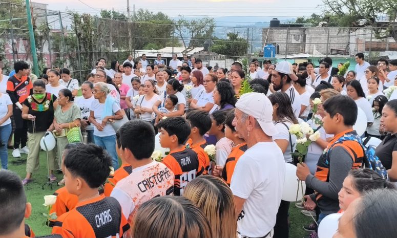 Despiden con playeras blancas y flores a José Manuel, niño de 10 años, víctima de la violencia en Las Granjas