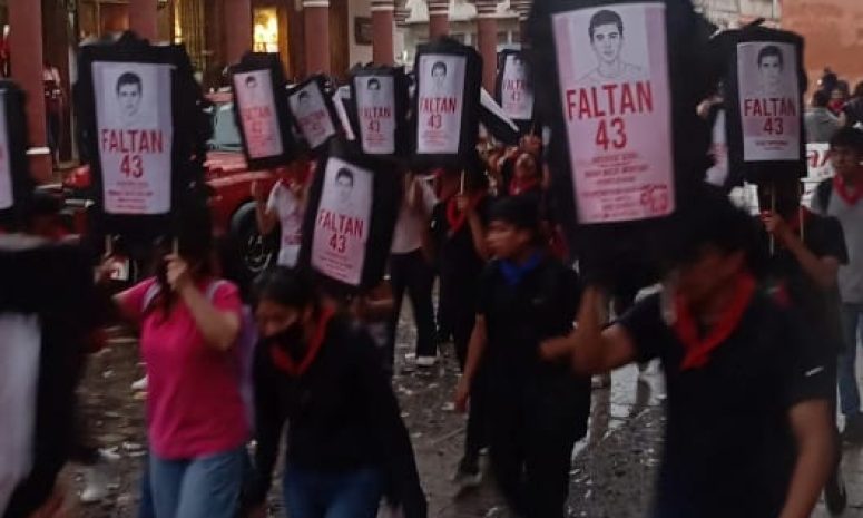Marchan normalistas en San Cristóbal a 12 años de Ayotzinapa