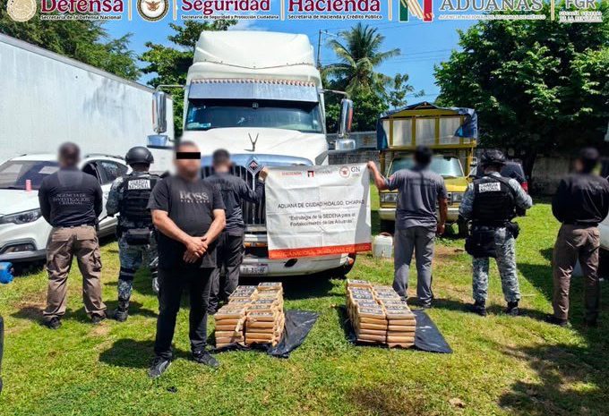 Hallan 171 kilos de cocaína en tanques de tractocamión en Chiapas