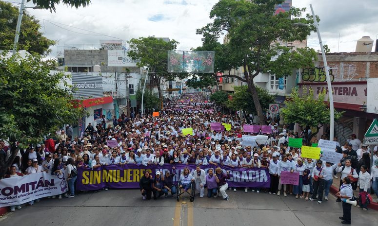 Mujeres de Chiapas marchan en defensa de la reforma de paridad efectiva