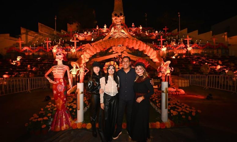 Eduardo Ramírez inaugura el Festival Xibalbalam y celebra las tradiciones del Día de Muertos